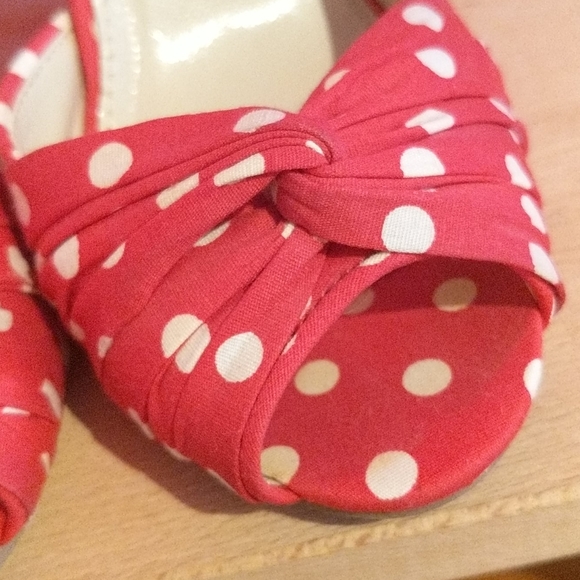 Red and white polka dot peep heels - Picture 8 of 8